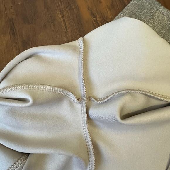 ANTHROPOLOGIE Pants Taupe Snakeskin Animal Pull On Ankle Zip Skinny - Picture 8 of 14